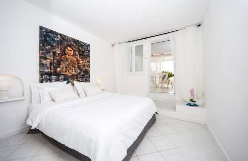 Steps from the Beach with views and big patio! - Photo 37