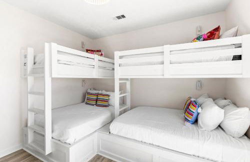 The Purple Pelican - Photo 27