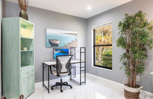 3BR With HUGE 2k sq ft Lanai & Seasonally Heated Pool - Foto 36