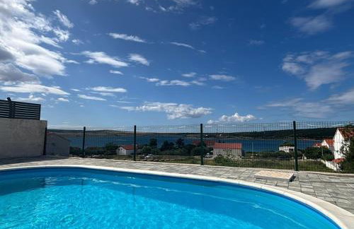 House off Caska - Photo 28