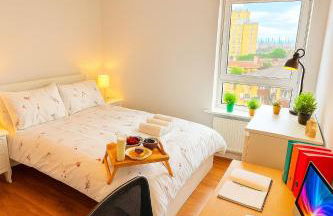 Luxury Penthouse Balcony Flat - 5 Min to Canary Wharf - Prime Long Stays - Foto 1