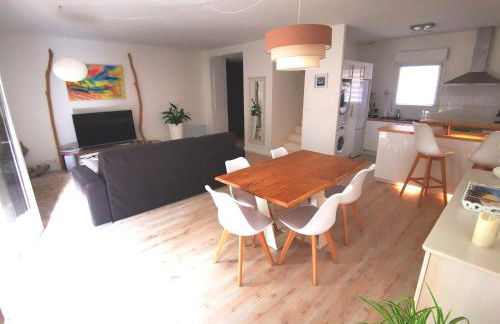 Appartement 90 m2 avec parking terrasse balcons, proche du port et plages - Foto 8