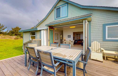 Oceanfront Elk Cottage - Deck Views & 7 Acres - Foto 4