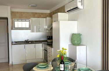 Sunny Corner, delux apartment vista mar and pool - Photo 13