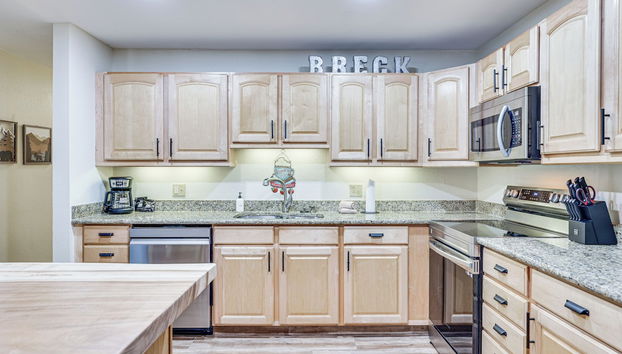 'snowdogs' Breck Condo w/ Fireplace: Walk to Lifts - Photo 4, Intérieur