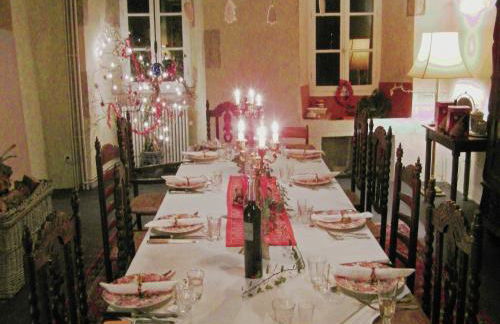 Castle in Le Veurdre near Forest and River - Foto 3