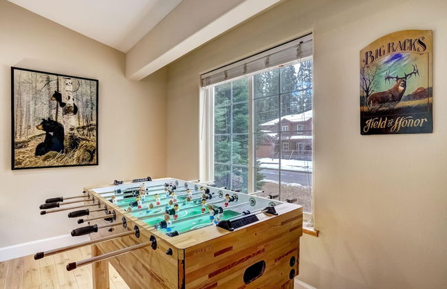 Nestled Pines Retreat Hot Tub, Pool Tahoe, Foosball, +more! - Foto 27