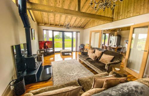 4Bed Lodge Sleeps8-Pet Friendly-Hot Tub-Log Burner - Foto 12