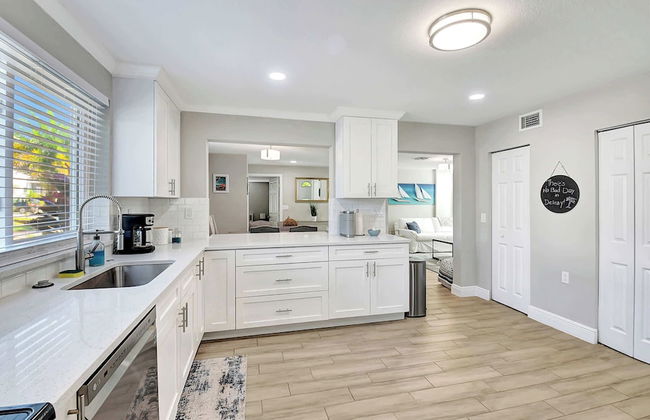 Modern and Updated Delray Beach Escape Sleeps 10! - Foto 17