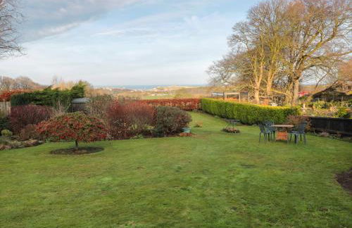 Sneaton Hall Apartment 4 - Photo 16