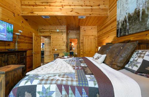 Hickory Bear - Cabin surrounded by pines, Sleeps 10, Hot Tub, Fire Pit, Arcade, Foosball Table & Deck Slide - Photo 26