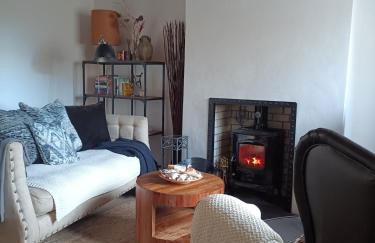 Cosy Coastal Escape with Seaview Terrace - Foto 1