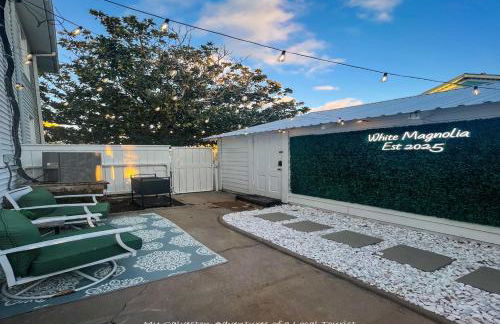 White Magnolia - Bakery Treats, Walk to Beach, Strand, Cruise, Pleasure Pier - Foto 73