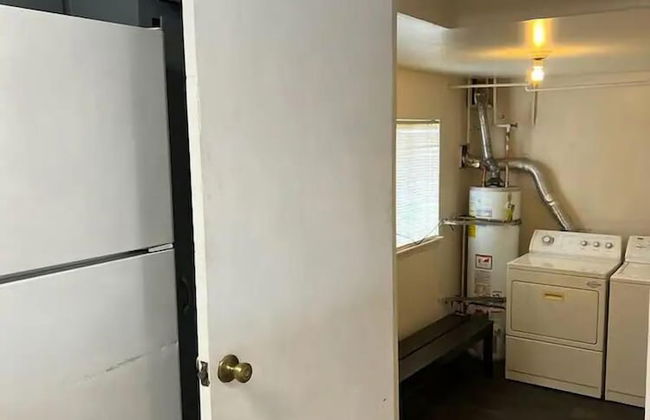 New 2BR Home w Parking Laundry in 580-80 - Foto 17