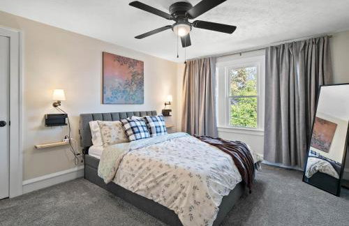 Spacious 4BR in Kamms Corners Cleveland - Game Room - Sleeps 9 - Foto 32