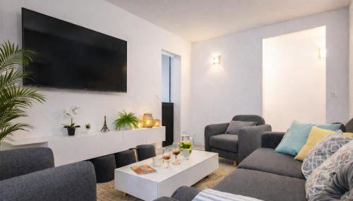 D&E - PARIS-DISNEY - HOLIDAYS APARTMENT - APPARTEMENT DE VACANCES - 5 CHAMBRES- 5 SDB - 5 BEDROOMS - 5 BATHROOMS - Netflix - Foto 3