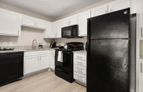 ATX Retreat Close to UT, DT & Lady Bird Lake - Photo 31