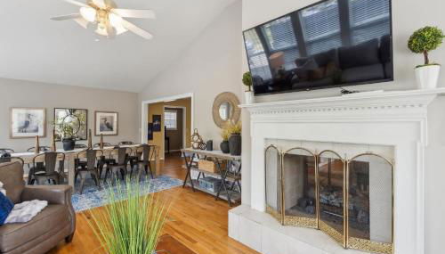 Exquisite 5-BR Estate on 7 Acres with Private Pond - Foto 3