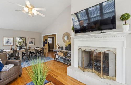 Exquisite 5-BR Estate on 7 Acres with Private Pond - Foto 3