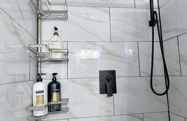 Affordable Downtown Studio With Full Kitchen 32A - Photo 3