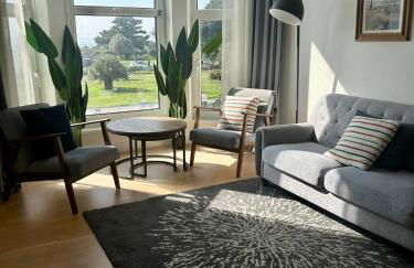 Seaview Retreat Private Parking - Photo 3