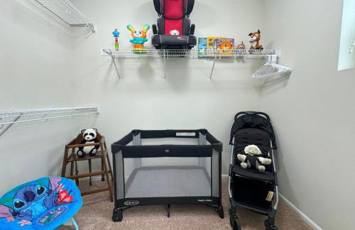 Terra House Tacoma - EV Power Station, Crib, Stroller, High Chair - Foto 5