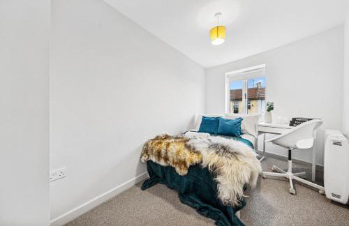 Modern & Cozy Private Double Room - Shared House by AltoLuxo Short Lets & Serviced Accommodation with Free WiFi & Parking - Foto 19