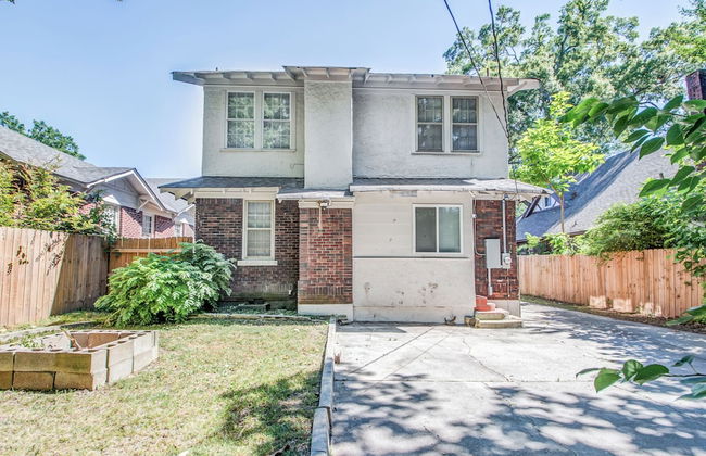 The Rolling Stone Near Downtown - Photo 34