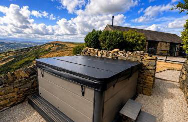 The Coach House & The Stables Yorkshire Peak District With and without hot tub options - Photo 40