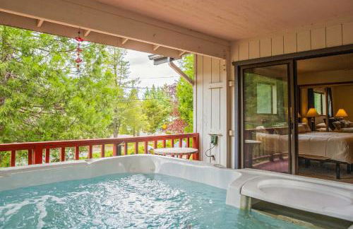 Deck and Hot Tub Rustic Groveland Home! - Foto 29