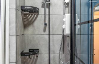 4 Bedroom House in Eccles, Trafford, Manchester - Sleeps 10 - 3 Double Beds - 4 Single Beds - FREE PARKING, Garden & Fast Fibre Wi-Fi - Close to Trafford Centre, MediaCityUK, Salford Quays, and both Old Trafford stadiums - Foto 22