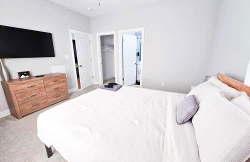 4 Minutes to UNC - 7 Minutes to Carrboro - En-Suite Bathrooms - Foto 4