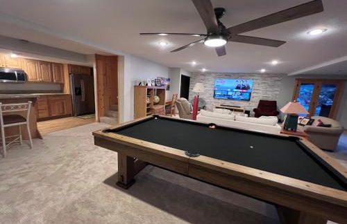 Large Log Home on Lake with Hot Tub - Foto 54