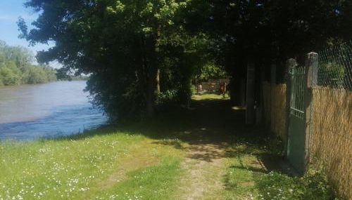 Maison " Bouton d'or" au bord de l'eau, à 10 mn de Tours , meublé classé une étoile - Photo 2