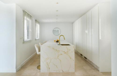 Dream beach-side villa with sea views & close to golf - Photo 7