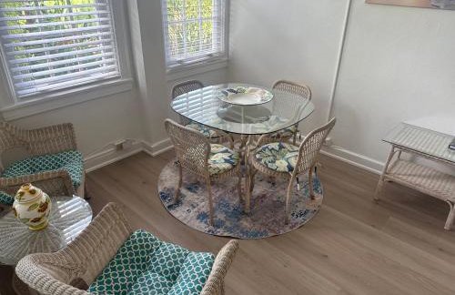 TROPICAL Palm Beach NEW SUITE 3 Beds 2 BEDRS &2BATHROOMS ENSUITE BEACH 5 MINOutdoorPOOL Garden - Photo 9