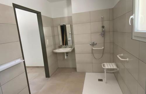 Villa 120m2 accès PMR piscine chauffée et jacuzzi - Foto 20