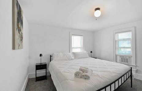 Save 50 percent on 30 or more Days! 3BR by UofR & ROC NY Airport - Foto 16