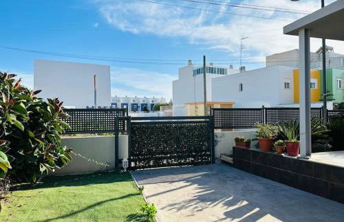 Adosado en la playa con piscina - Foto 25