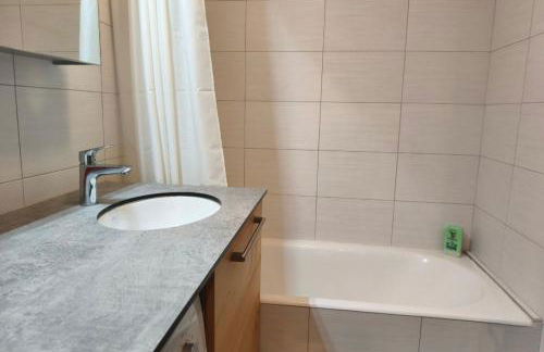 Appartement cosy avec piscine ski à proximité - Photo 12