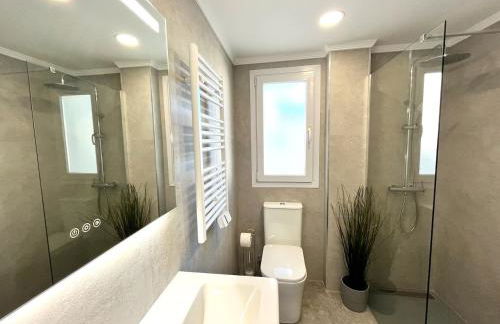 Penthouse mit private Dachterrasse und Blick auf das Meer, Berge ,Hafen - Photo 17