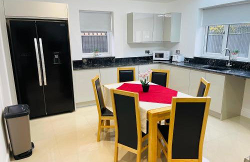 4-Bedroom Cottage in Healing, Grimsby - Foto 14