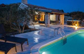 Holiday Home Svemir - Photo 3