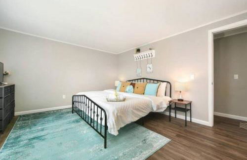 The Bumble Bee Hive 7-Bedroom House w/ Hot Tub - Foto 39