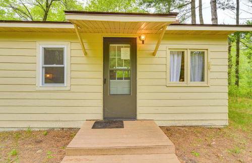 Secluded Lakefront Gem on 300 Acres in Webster - Foto 25