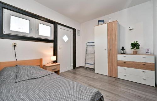 Holiday House Dora - Nice home with nice forest view and Outdoor swimming pool, Whirlpool-Jacuzzi, Sauna, 2 bedrooms and WiFi - Foto 62