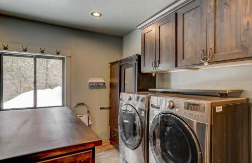 Camp 95 - Stunning Mountain Home - 4.5 Acres - Views - Hot Tub - Pet friendly - Private - Photo 43