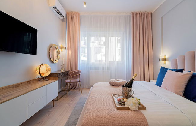 Designer 2-Bedroom Flat with Balcony & Full Amenities Steps from Piata Universitatii - Foto 2