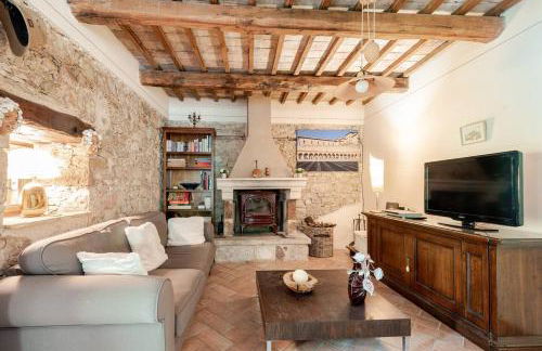 Scheggino - Casale con piscina e splendida vista - Foto 12