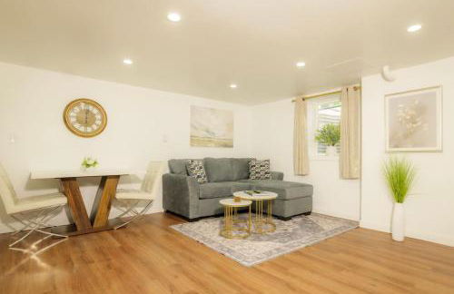 The Minimalist Escape - Modern 1BD in the Heights - Foto 1